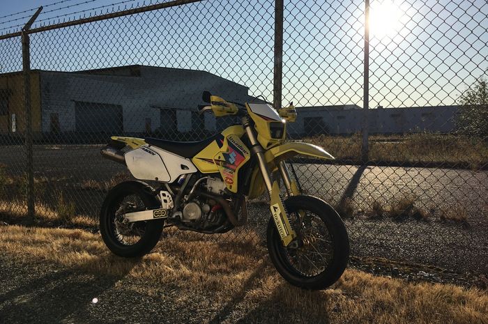 Suzuki DR-Z400S supermoto garapan Speedy Siegl Racing