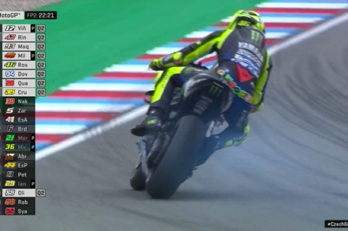 Valentino Rossi mengalami masalah mesin di YZR-M1 miliknya di sesi FP2 MotoGP Ceko 2019