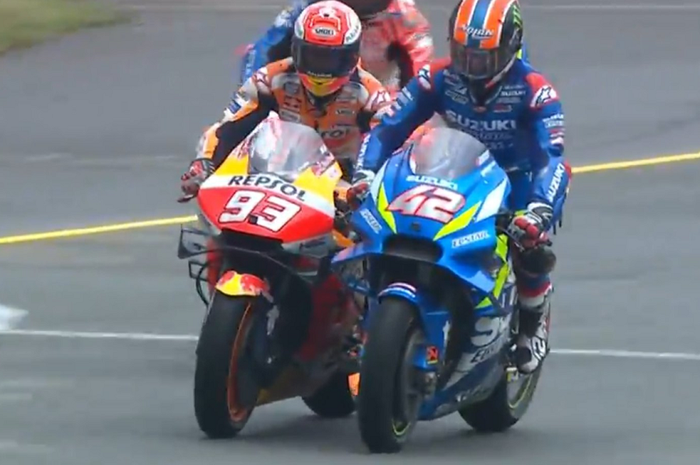 Antara Alex Rins dan Marc Marquez bersitegang di trek pada kualifikasi MotoGP Ceko