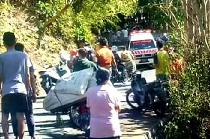 Ilustrasi. Korban langsung dibawa menggunakan ambulans