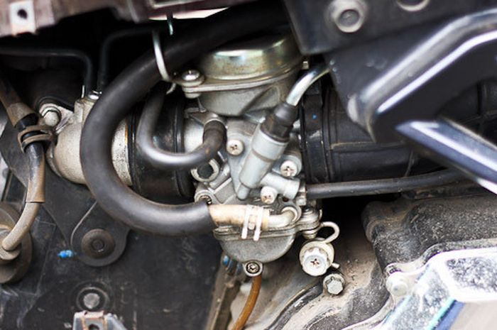 Ilustrasi karburator di motor matic Honda