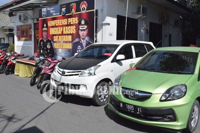 Barang bukti pengembangan pencurian Honda Revo, polisi temukan pendah mobil dan motor bodong sekaligus