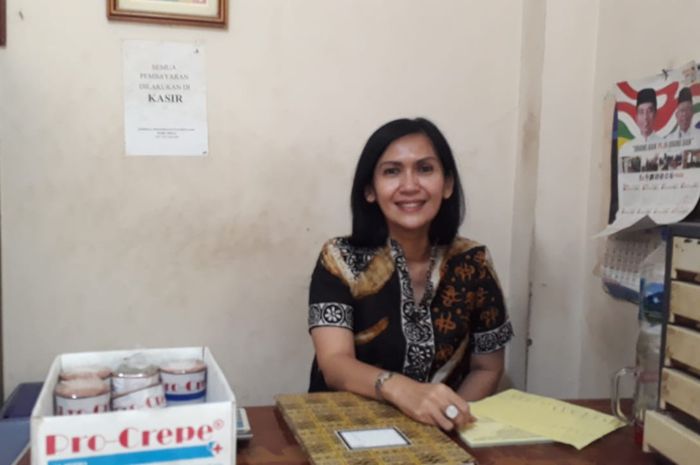 Seri Gurusinga pemilik tempat pijet tradisional Guru Singa