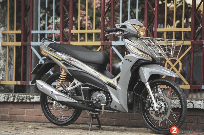 Honda Revo X tampil modis dengan modif minimalis