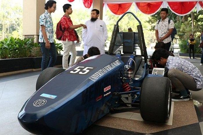 Bentuk mobil dengan nama Yudhistira dibuat Tim Bengawan Formula Student UNS akan mengikuti kompetisi Formula Sae Japan 2019 mulai 27 - 31 Agustus 2019 di Sizuoka Prefecture, Ecopa Stadium, Japan. 