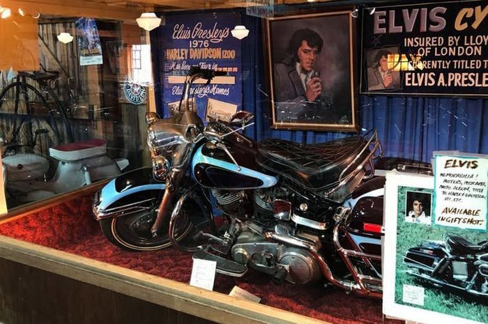 Harley-Davidson FLH 1200 milik Elvis Presley