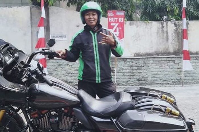 Driver ojol sultan naik Harley-Davidson Road-Glide full Ohlins