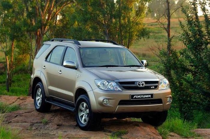 Toyota Fortuner lansiran tahun 2006