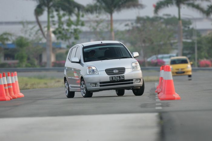 Kia Picanto Generasi Pertama