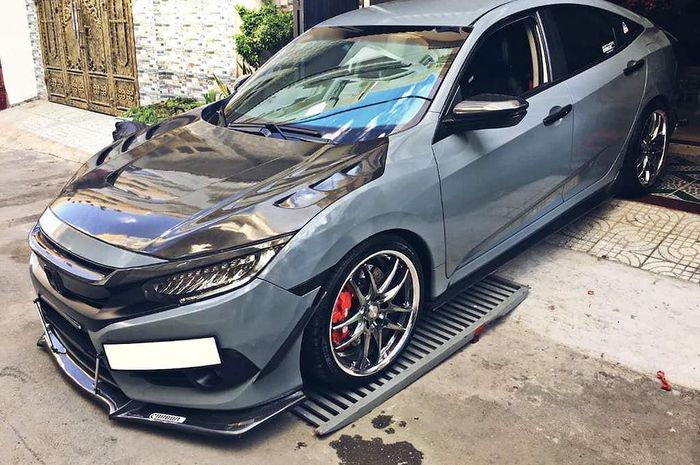 Vietnam Punya Gaya Honda  Civic  Turbo  Berwajah Serat 