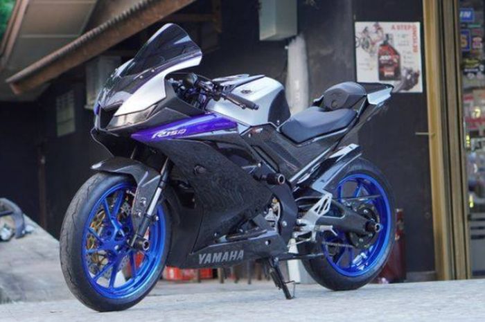 Yamaha R15 v3 tiru gaya R1M