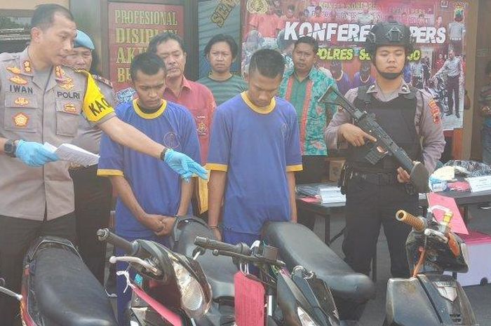 Kapolres Sukoharjo, AKBP Iwan Saktiadi, saat menunjukan barang bukti di Mapolres Sukoharjo, Jumat (23/8/2019).