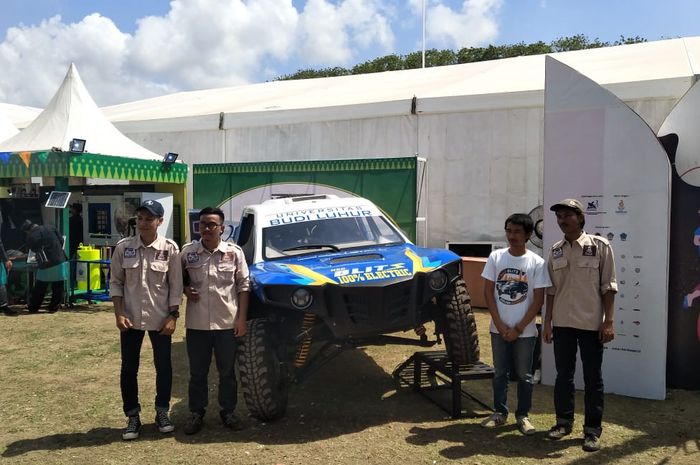 Mobil listrik Neo Blits dipamerkan di Bali