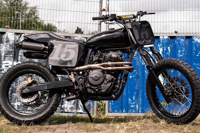 Honda SLR650 flat tracker garapan Rusty Gold