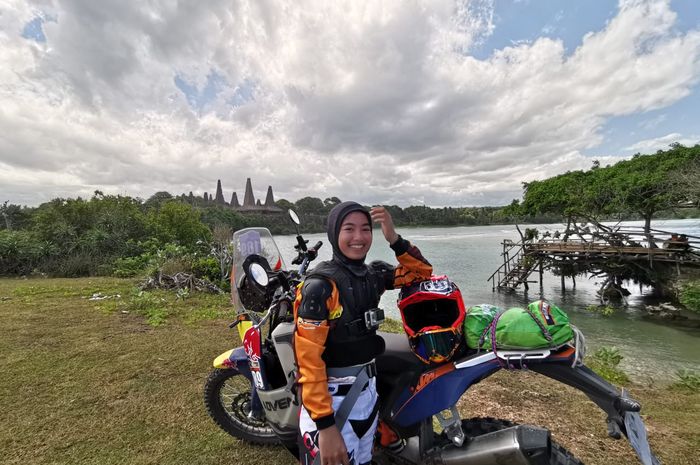 Cindy sudah pernah terabasan sampai ke Nusa Penida, Toraja, dan Sumba