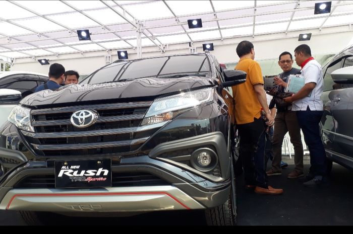 Line up All New Rush TRD Sportivo di pameran Otobursa Tumplek Blek 2019