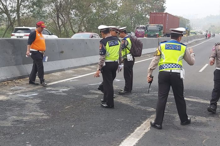 Polisi masih melakukan penyelidikan soal kasus tabrakan beruntun di Tol Cipularang