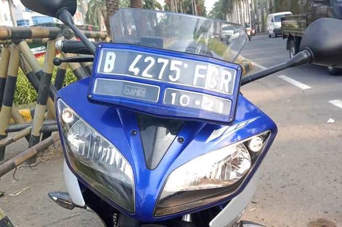 Lampu Yamaha R15 lama hanya nyala sebelah 