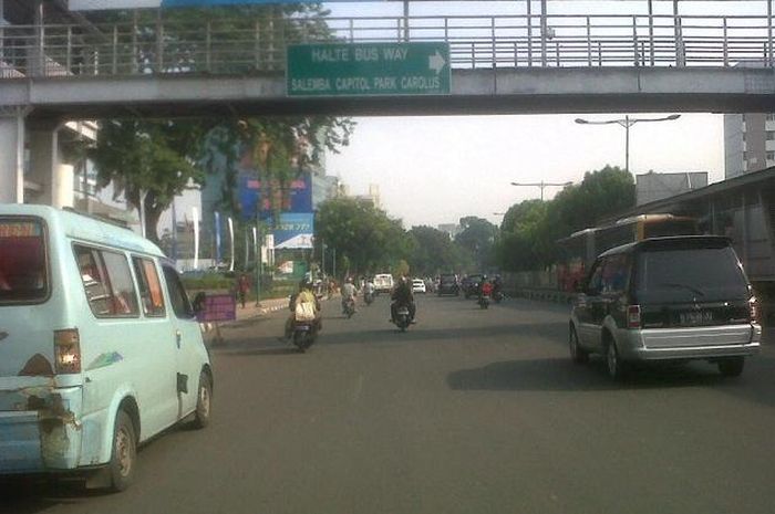 Jalan Salemba Raya sisi timur, mulai simpang Diponegoro sampai simpang Matraman terbebas dari perluasan ganjil-genap