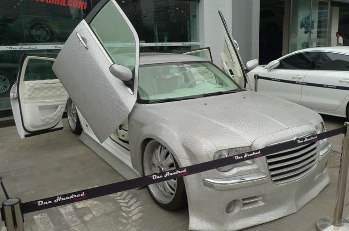 Modifikasi ekstrem Chrysler 300