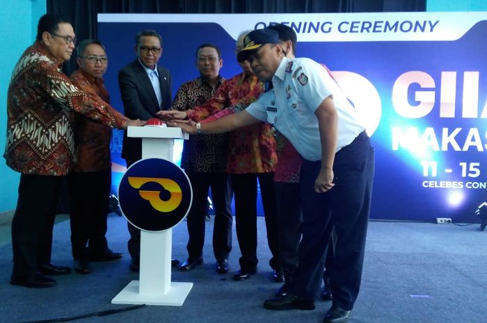 GIIAS Makassar resmi dibuka oleh Gubernur Sulawesi Selatan, Nurdin Abdullah