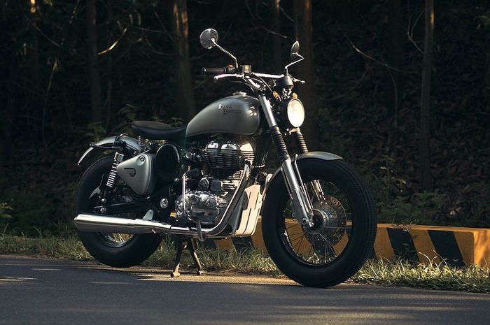 Royal Enfield Classic 500 bergaya 'scrambler'