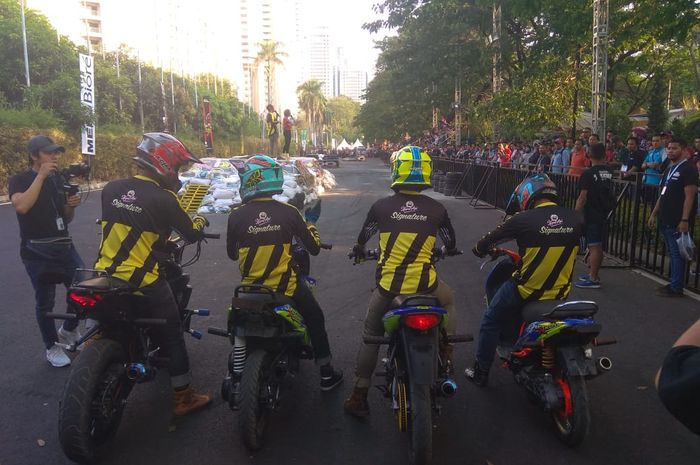 Kopi Kapal Api Signature RTD hadir di ajang Otobursa Tumplek Blek XX 2019 yang diselenggarakan di Parkir Timur, Gelora Bung Karno, Jakarta Pusat, Sabtu-Minggu (31 Agustus&ndash;1 September 2019)