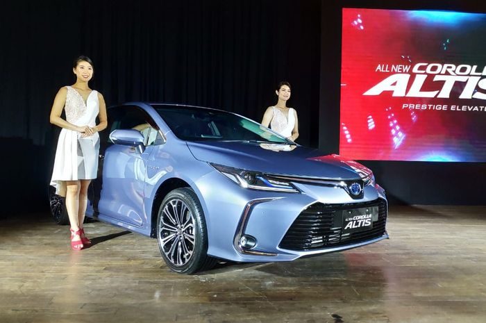 Toyota All New Corolla Altis hadir dengan tiga varian di Indonesia, salah satunya hybrid
