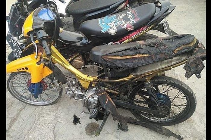 Yamaha Jupiter dibakar ABG depan polisi Cianjur