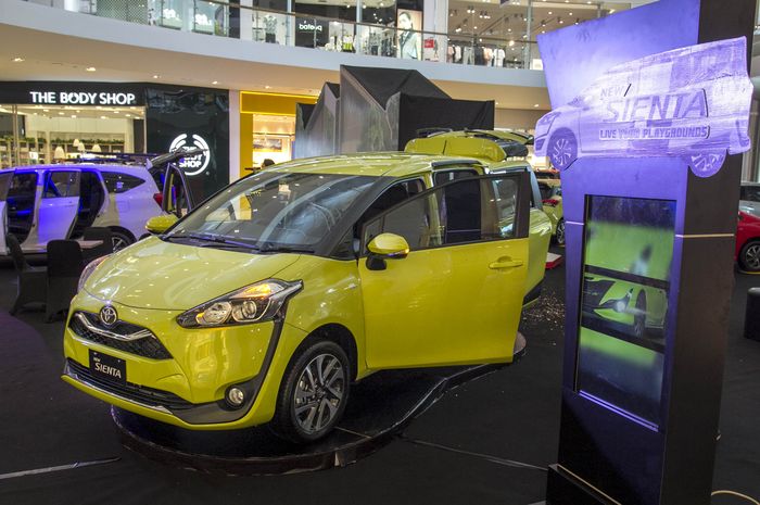 Beli Toyota Sienta kini harus dengan sistem spot order, alias melakukan pemesanan secara khusus ke dealer.