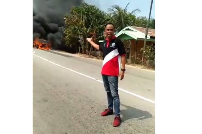 Pemilik Jeep Rubicon yang mobilnya terbakar di Samarinda, Kalimantan Timur, Sabtu (21/9/2019)