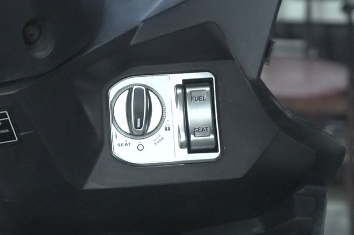 Beli sistem keyless sesuai jenis motor agar tidak perlu memodifikasi cover body.