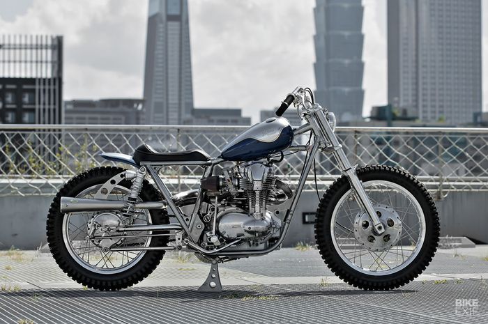 Kawasaki W650 asian bobber garapan 2Loud Custom