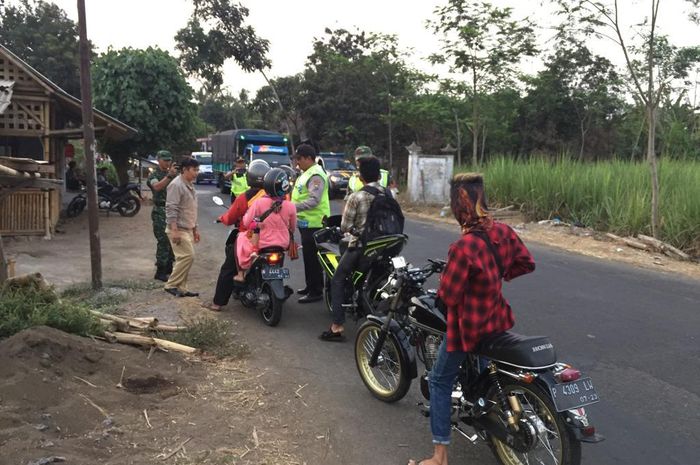 Polisi lakukan patroli di wilayah hukum Polres Lumajang pada titik-titik yang dianggap tempat begal beraksi.