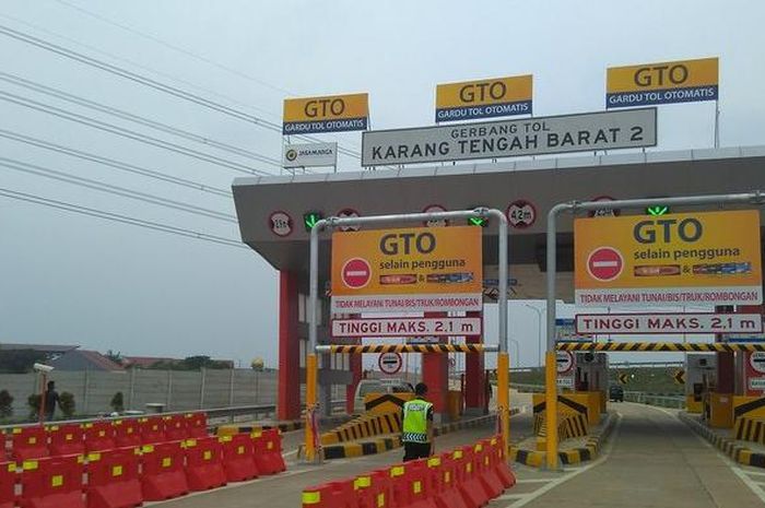 Gerbang tol Karanga Tengah Barat 2 bagian dari ruas tol Jakarta-Tangerang