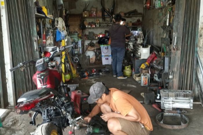 Bengkel Oji Motor 2 Silinder (OM2S)