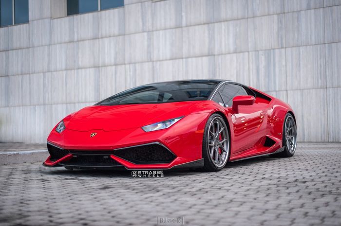Modifikasi Lamborghini Huracan pakai kelir Ferrari