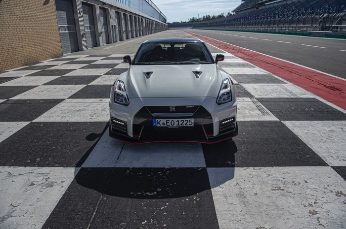 Kengerian fascia Nissan GT-R Nismo 2020 berbanding lurus dengan harga yang harus dibayar