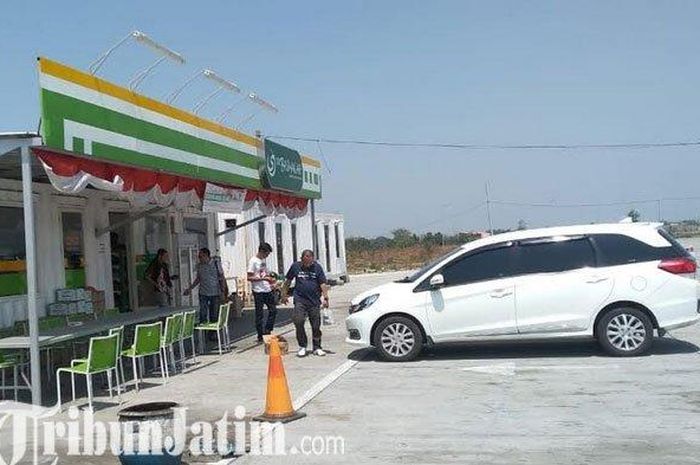 Rest Area tol Gempol-Pasuruan yang terlihat seadanya
