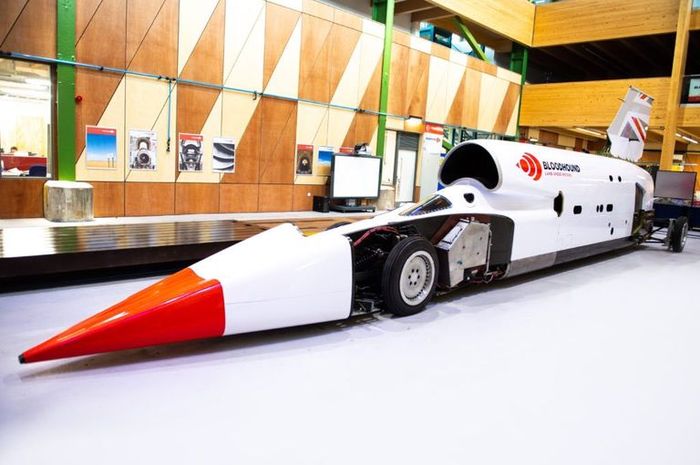 Bloodhound LSR gagal pecahkan rekor kendaraan darat tercepat di 2021.