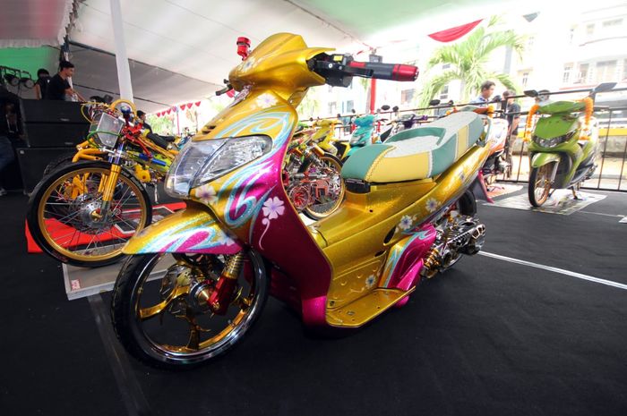 Yamaha Nouvo Lele dengan jok paling kece di Manado