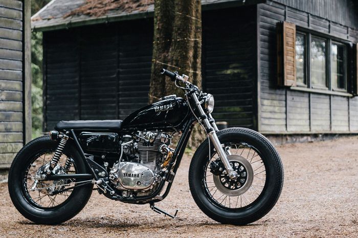 Yamaha XS650 old school scrambler