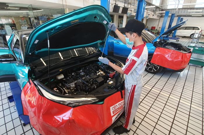 Perawatan mobil hybrid Toyota mirip versi konvensional 