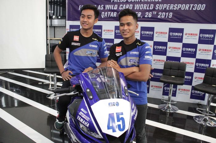 M. Faerozi (kiri) akan debut sebagai wildcard di WSSP300 Qatar bersama Galang Hendra. 