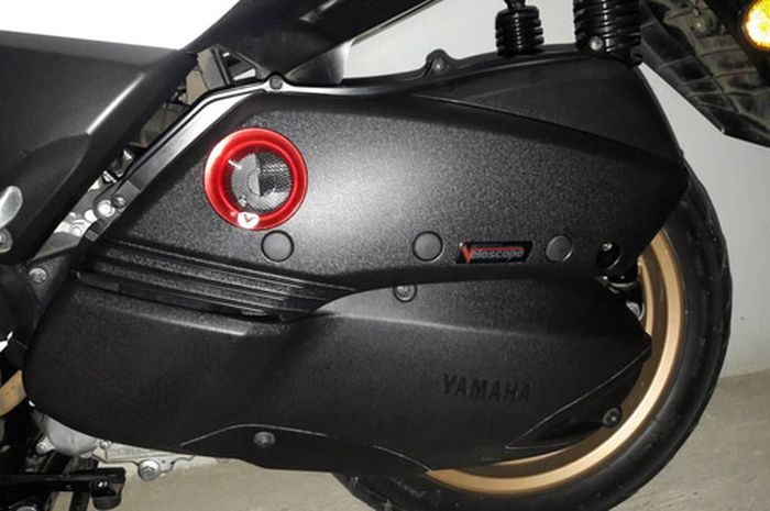 Veloscope asli terpasang di Yamaha XMAX