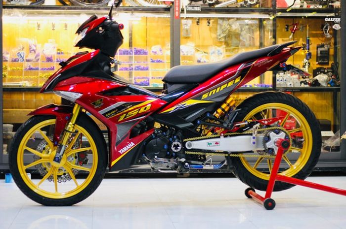 Yamaha MX King kelihatan atraktif pakai kombinasi warna merah dan emas