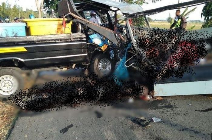 Kecelakaan beruntun antara Avanza, Colt Diesel, Suzuki Cary dan kendaraan roda tiga Viar