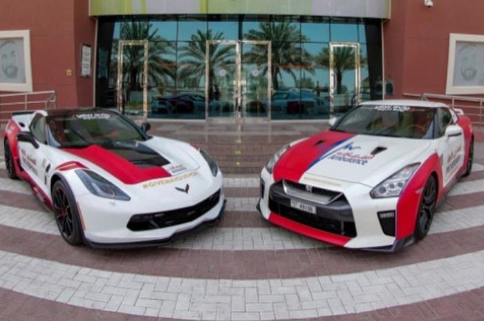 Chevrolet Corvette C7 dan Nissan GT-R R35 yang menjadi armada ambulan di Dubai