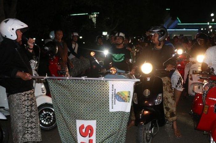 Wali Kota Pekalongan konvoi naik Vespa