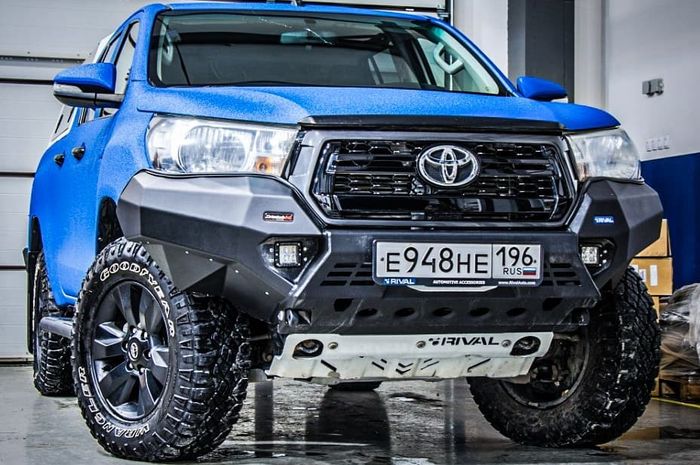 Toyota Hilux Revo tough style siap off-road berat